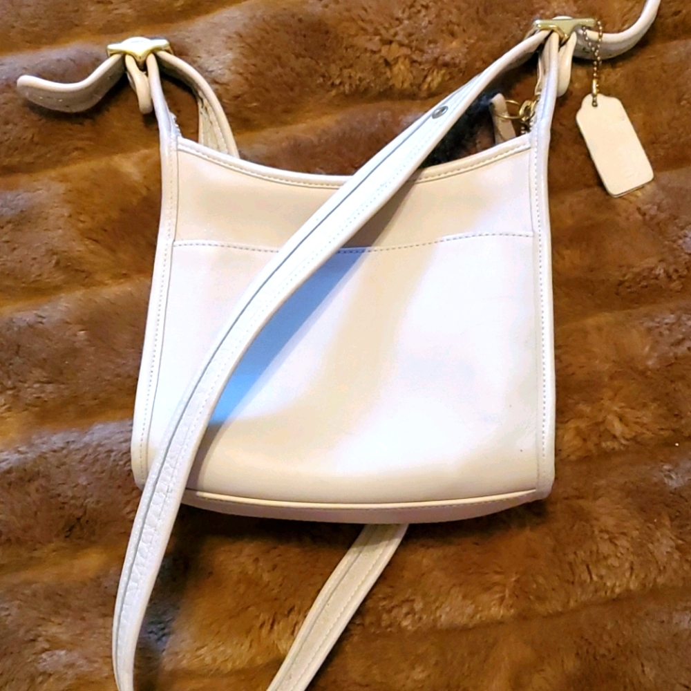 Vintage COACH Ivory Leather Zip-top  Crossbody